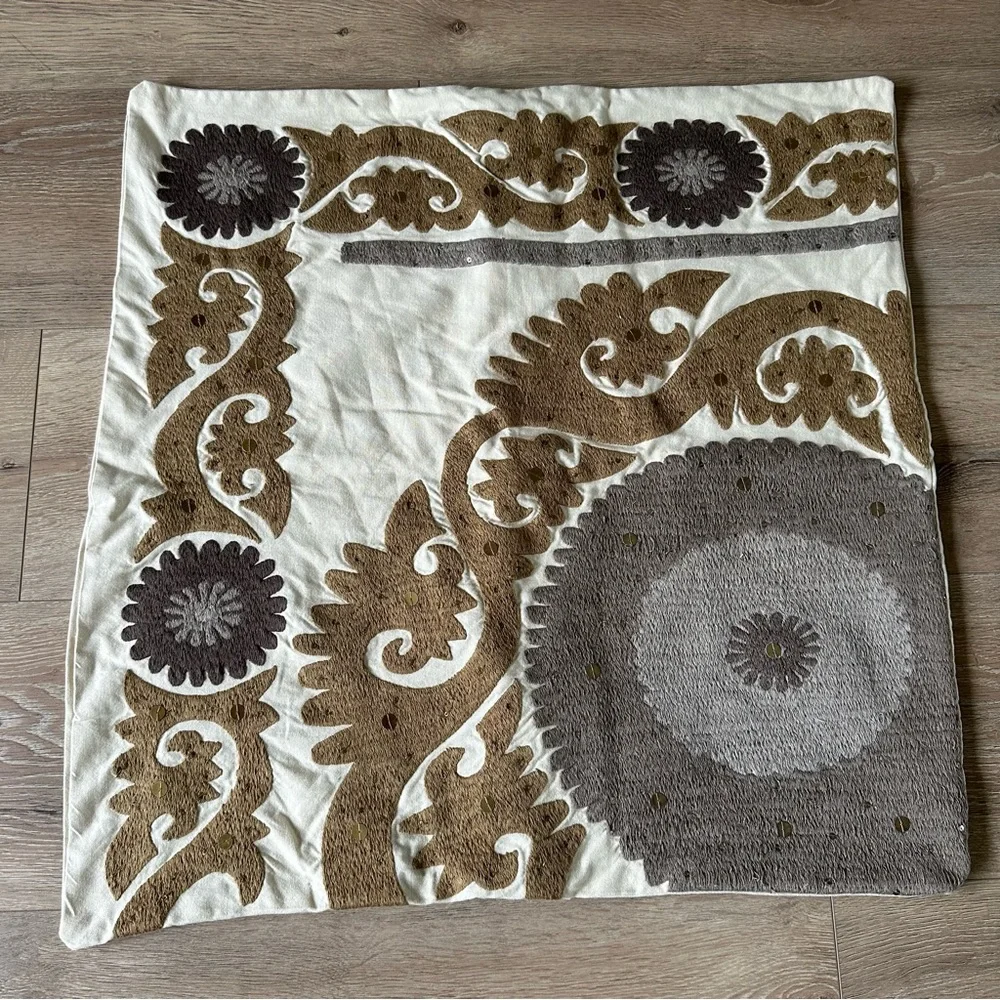 NWOT New Pottery Barn Suzani 100% Cotton Canvas Pillow Cover 24”x24”